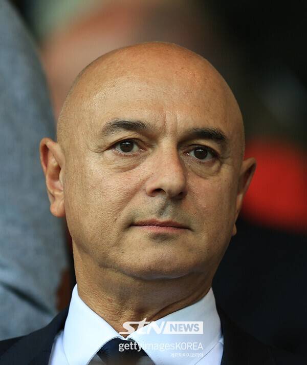 토트넘 홋스퍼 다니엘 레비 회장이 25년간 함께했던 직책을 내려놓는다. /사진=게티이미지코리아