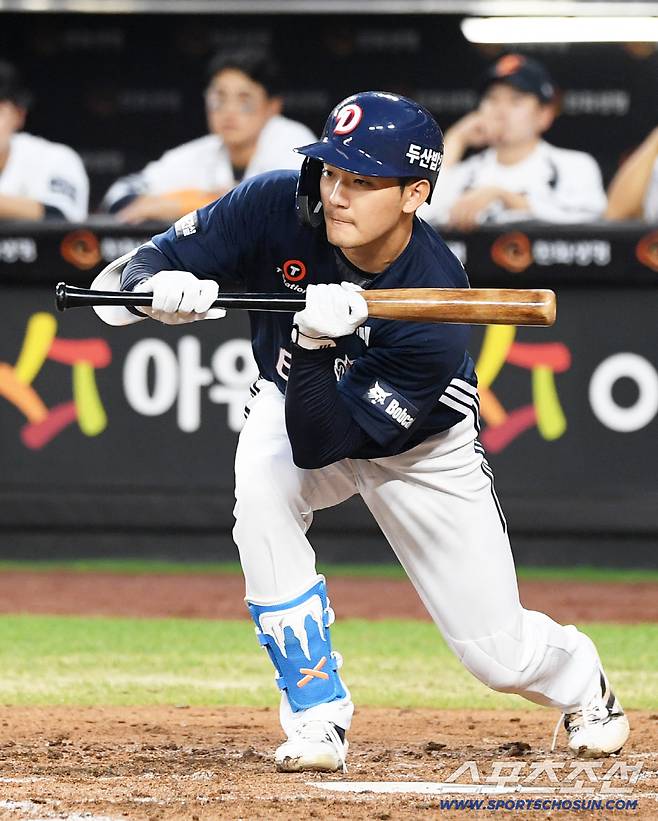 20일 대전 한화생명볼파크에서 열린 한화 이글스와 두산 베어스의 경기. 두산 안재석이 번트를 대고 있다. 대전=박재만 기자 pjm@sportschosun.com/2025.08.20/