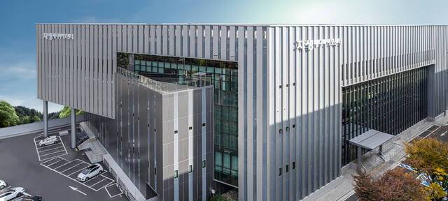 한화 건설부문은 자사가 시공하고 해안건축이 설계한 '자생 메디바이오센터'가 2025년 한국리모델링건축대전에서 대상인 환경부 장관상을 수상했다고 5일 밝혔다. /한화 건설부문