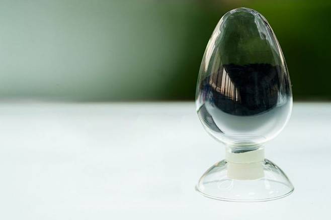 바스프가 개발한 반고체 배터리용 양극활물질. 바스프