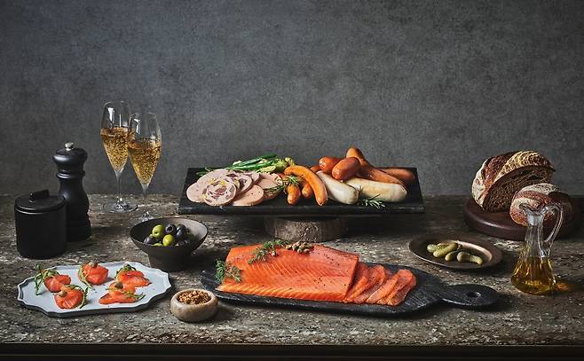 워커힐호텔앤리조트가 내 놓은 ‘수펙스(SUPEX) 훈제연어’