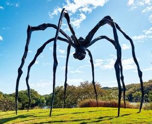 호암미술관에 설치된 ‘엄마’(1999). /호암미술관 제공