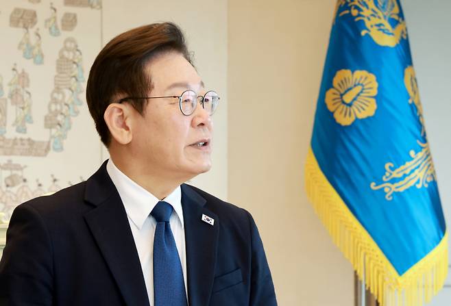 이재명 대통령이 4일 서울 용산 대통령실 청사에서 열린 양대노총 위원장과의 오찬 간담회에 참석해 발언하고 있다. 연합뉴스