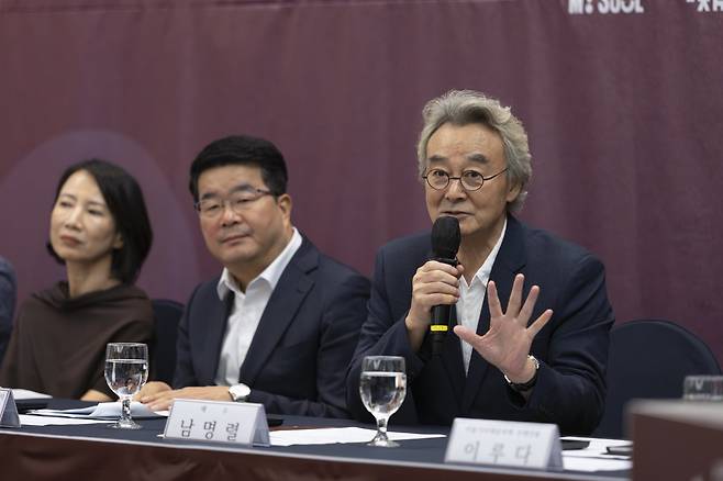 ‘서울어텀페스타’ 홍보위원인 배우 남명렬이 기자간담회에서 발언하고 있다. 사진제공|서울문화재단