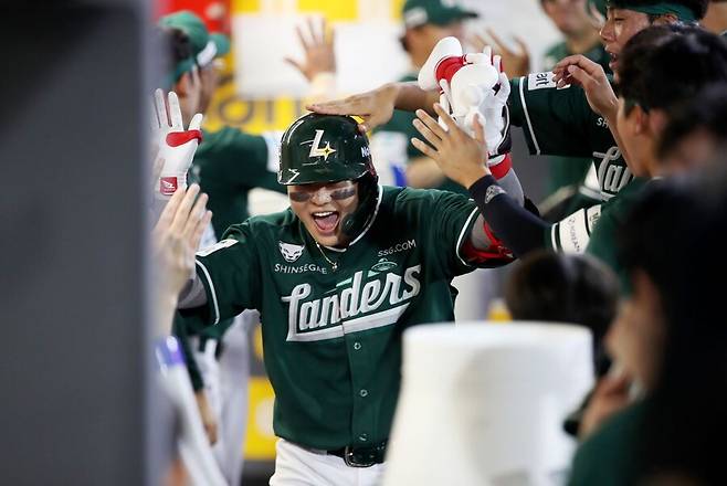 ▲ 팀의 우타 거포 자원으로 기대를 모으는 고명준 ⓒSSG랜더스