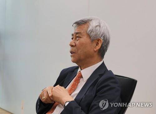 연합뉴스와 [삶] 인터뷰 중인 강창희 대표 [홍지희 촬영]