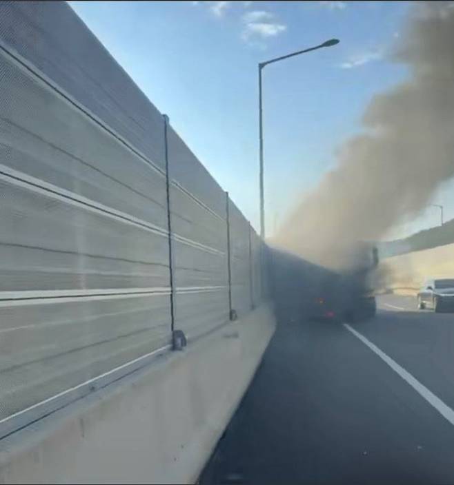 화재 현장 [경기도소방재난본부 제공. 재판매 및 DB 금지]