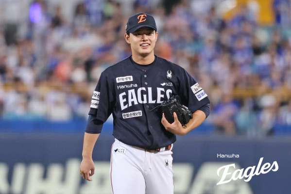 한화 문동주 시즌 11승 달성