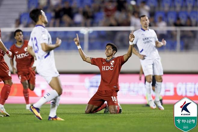 부산 아이파크의 페신. (한국프로축구연맹 제공)