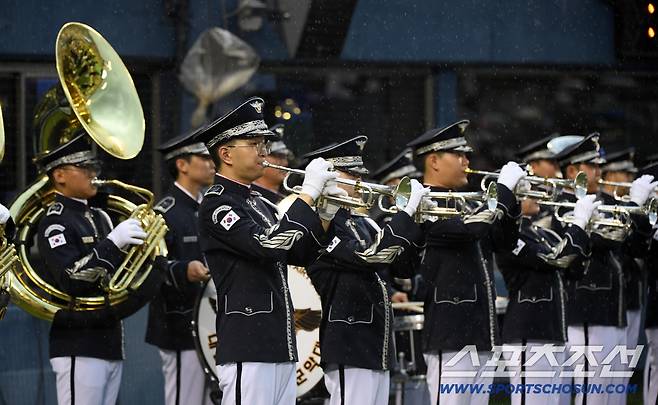 건군 77주년 국군의날 기념행사가 열리고 있다.