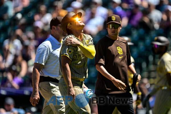 2024년 8월, 어깨 부상을 당하고 교체되는 김하성. ⓒAFPBBNews = News1ⓒAFPBBNews = News1