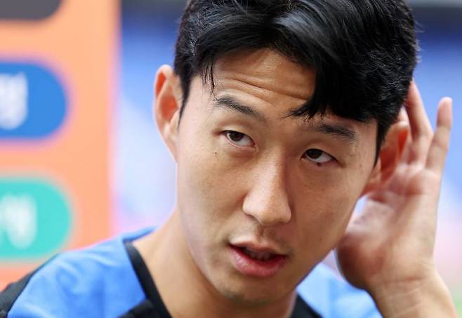 축구 선수 손흥민이 서울 성동구 성수동에 위치한 고급 아파트 '트리마제'를 매각하며 8년 만에 30억 원이 넘는 시세 차익을 거뒀다. 연합뉴스