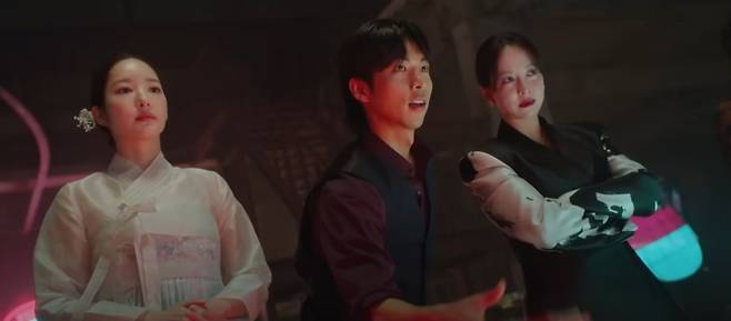 '컨피던스맨 KR' 박민영, 송지효와 운명의 대결…숨 막히는 첫 만남