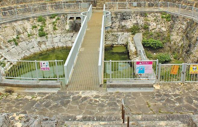 일본 오키나와현에 있는 후쿠자토 지하댐의 모습. 4000만t의 초대형 땅속 물그릇이다. /미야코지마시