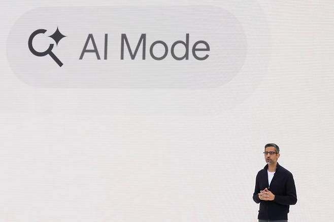 순다르 피차이 구글 및 알파벳 최고경영자(CEO)가 한 행사에서 연설하고 있다(자료사진). ⓒAP/뉴시스
