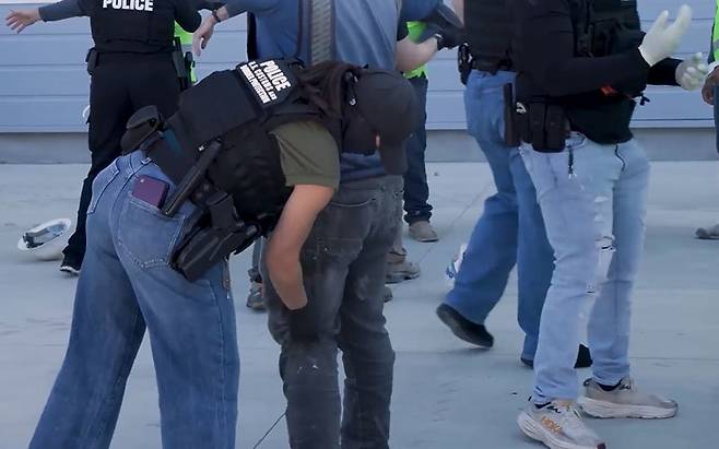 美 이민당국이 공개한 현대차-LG엔솔 이민단속 사진 (출처=ICE 홈페이지)