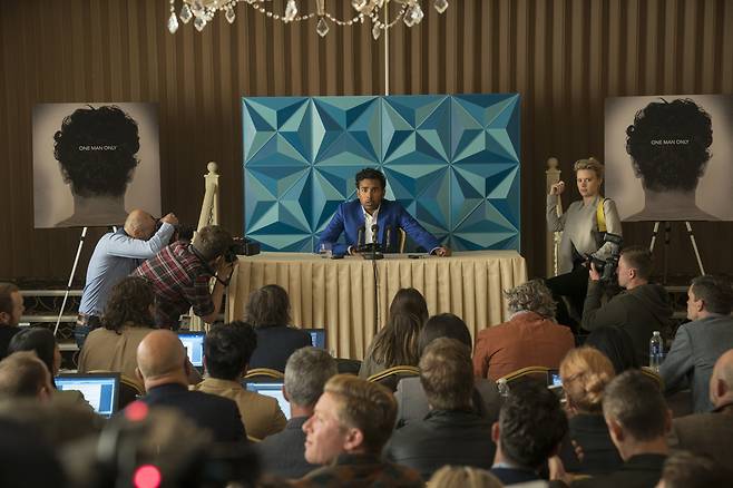 비틀즈가 사라진 세상, 무명 가수 잭의 기적 같은 소동을 담은 영화 <예스터데이>의 한 장면.