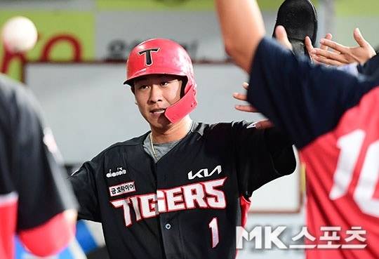 6일 창원 NC전에서 데뷔 첫 홈 스틸을 올린 박찬호. 사진=김영구 기자