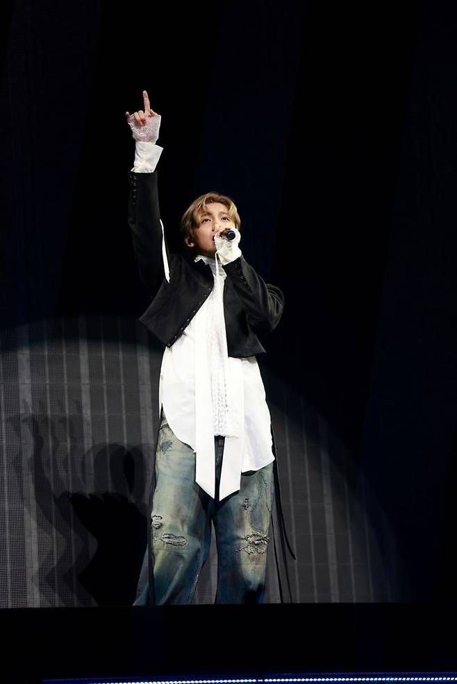 [서울=뉴시스] 한류듀오 '동방신기' 최강창민이 일본 도쿄 공연을 성황리에 마쳤다. (사진=SM엔터테인먼트 제공) 2025.09.06. photo@newsis.com *재판매 및 DB 금지