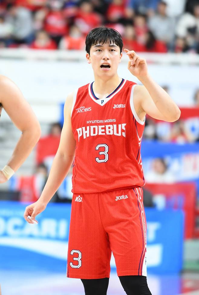 현대모비스 박무빈은 다가올 시즌 팀의 주전 가드로 많은 기대를 받고 있다. 가드 조련사 양 감독의 지도 하에 발전하고 있다. 사진출처｜KBL