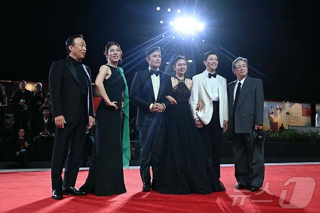 '어쩔수가없다' 배우들 ⓒ AFP=뉴스1