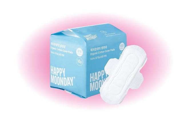 안전한 분자 구조로 생리혈을 빠르게 흡수하고, 흡수된 혈이 새어나오지 않게 해 사용 시 쾌적함을 유지한다. 유기농 순면 커버 생리대 16개입 9천2백원 Happy Moonday.