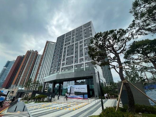 모듈러 공법이 적용된 경기주택도시공사(GH)의 용인 영덕 경기 행복 주택 외경.ⓒ데일리안 배수람 기자