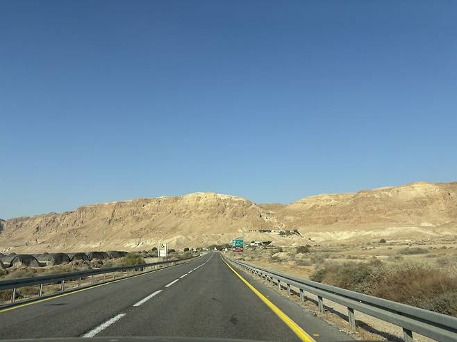 이스라엘 예루살렘에서 이집트 다합으로 가는 길목.