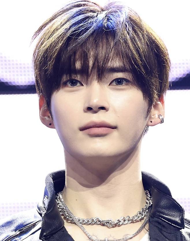 그룹 제로베이스원 멤버 성한빈이 '방지턱 신음' 발언으로 논란이 되자 사과에 나섰다./사진=뉴스1