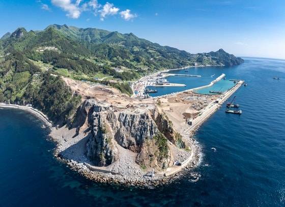 경북 울릉군에 건설되고 있는 울릉공항 모습. [울릉군제공]