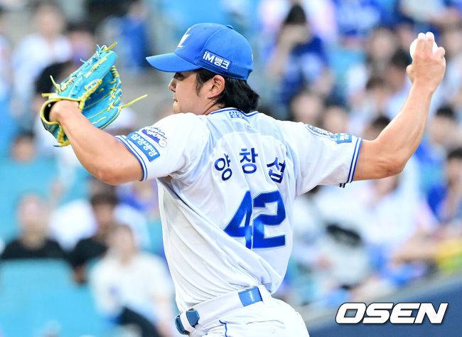 [OSEN=대구, 최규한 기자] 6일 대구삼성라이온즈파크에서 ‘2025 신한 SOL Bank KBO리그’ 삼성 라이온즈와 한화 이글스의 경기가 열렸다.홈팀 삼성은 이승현, 방문팀 한화는 문동주를 선발로 내세웠다.3회초 삼성 투수 양창섭이 힘차게 공을 뿌리고 있다. 2025.09.06 / dreamer@osen.co.kr