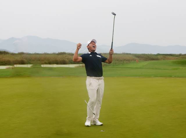 우승 확정 후 두 손을 들고 포효하는 문도엽. 사진 제공=KPGA