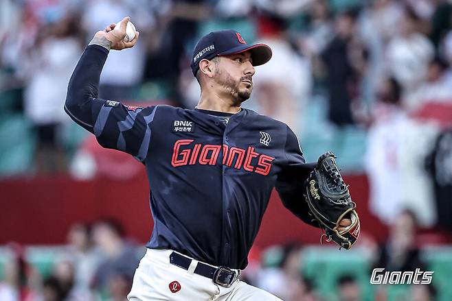 ▲ 자존심을 구긴 벨라스케즈의 정상화는 롯데의 2025년 잔여 시즌에 결정적인 키를 쥐고 있다 ⓒ롯데자이언츠