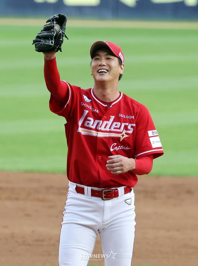 [한번에쓱]이숭용 감독 축하 '박해민 삼진잡으려 2000K 완성' 김광현