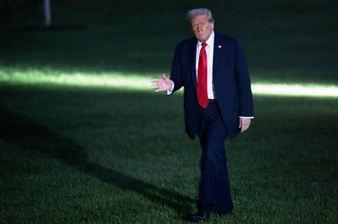 7일(현지시간) US오픈 테니스대회 남자 결승전 관람을 위해 뉴욕을 방문한 후 워싱턴DC 인근의 앤드루스 합동기지로 돌아온 도널드 트럼프 미국 대통령.(사진=AFP)