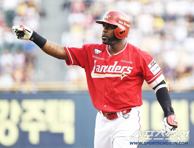 7일 서울 잠실구장에서 열린 SSG-LG전. 3회초 1사 1, 2루 에레디아가 1타점 적시타를 친 후 기뻐하고 있다.  잠실=정재근 기자 cjg@sportschosun.com/2025.9.7/