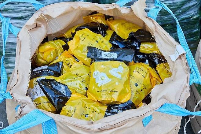 네스프레소 ‘커피캡슐 새가버치 프로젝트 2탄’을 통해 수거된 재활용 봉투.