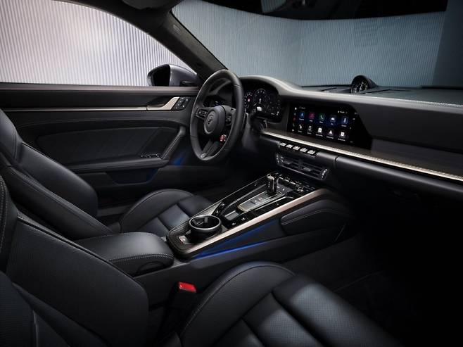 신형 911 터보 S 인테리어 사진=포르쉐