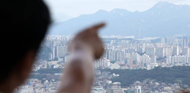 7일 서울 중구 남산에서 바라본 서울 아파트 모습. 뉴시스