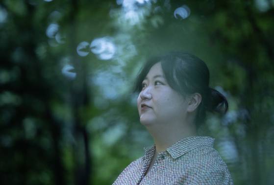 권누리 시인은 2019년 『문학사상』 신인문학상을 수상하며 등단했다. 권혁재 사진전문기자