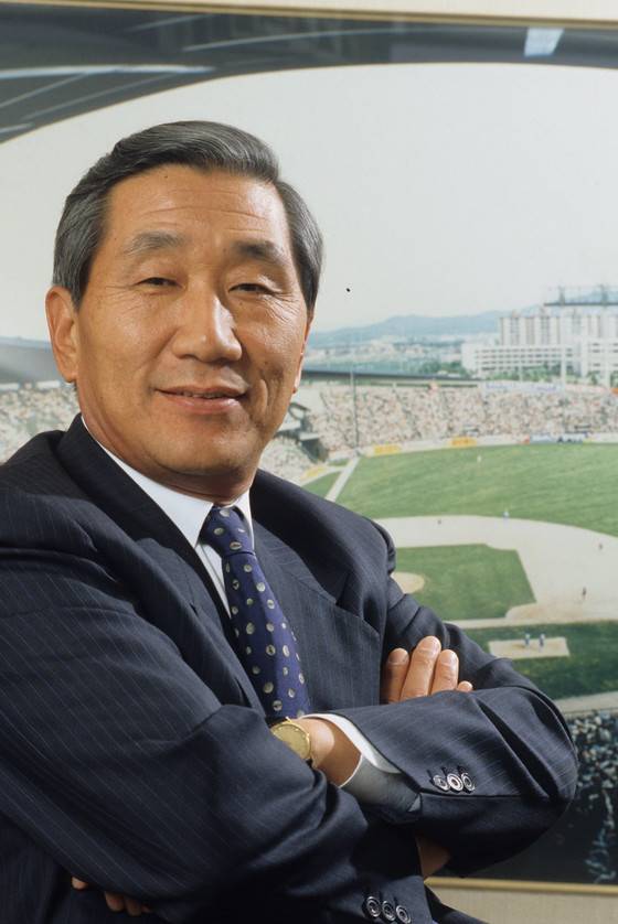 이용일 KBO 초대 사무총장이 7일 별세했다. 고인은 1982년 프로야구의 출범을 이끈 산파였다. 중앙포토