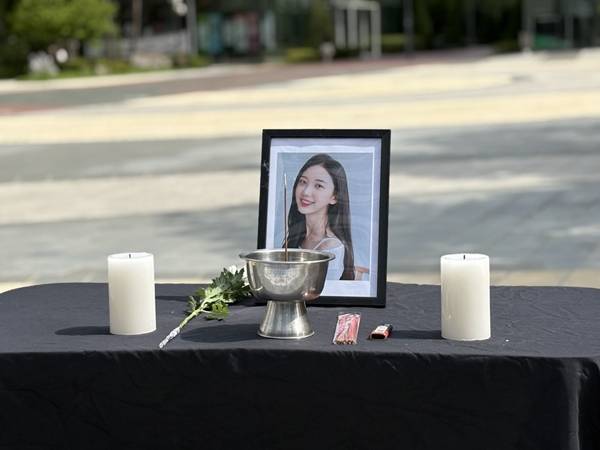 ▲ 8일오전 서울 마포구 상암동 MBC 사옥 앞에서 진행된 'MBC 오요안나 기상캐스터 추모주간 투쟁선포 기자회견' 현장. 사진=윤유경 기자.