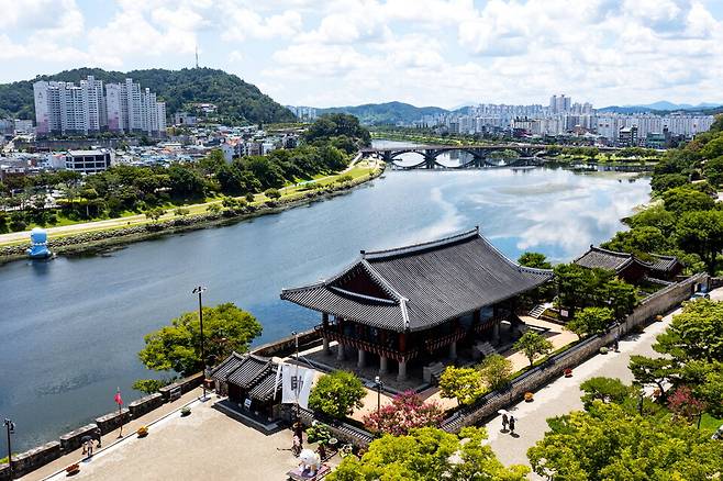 진주성 촉석루 전경 ⓒ진주시