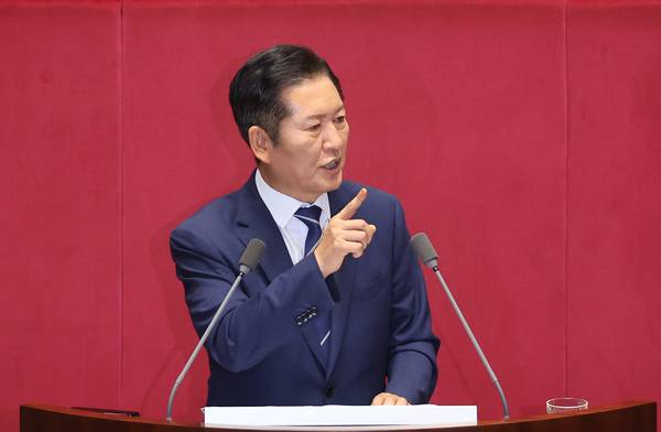 더불어민주당 정청래 대표가 9일 서울 여의도 국회 본회의에서 교섭단체 대표 연설을 하고 있다. 2025.9.9 /연합뉴스