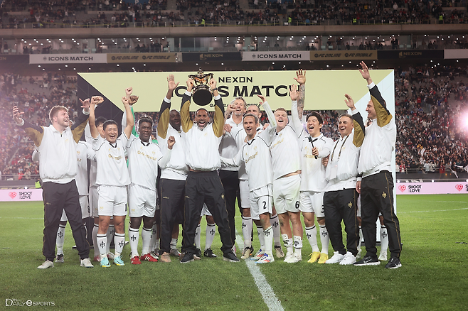 지난해 처음 진행된 아이콘매치는 방패팀(실드 유나이티드) 승리로 마무리됐다.