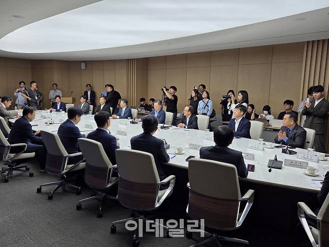 대한상공회의소 등 경제8단체는 9일 서울 중구 상의회관에서 더불어민주당 코스피5000특별위원회, 경제형벌민사책임합리화 태스크포스(TF)와 간담회를 개최했다.(사진=조민정 기자)