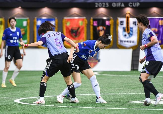 ‘골 때리는 그녀들’ 불사조 vs 불나비(골때녀)