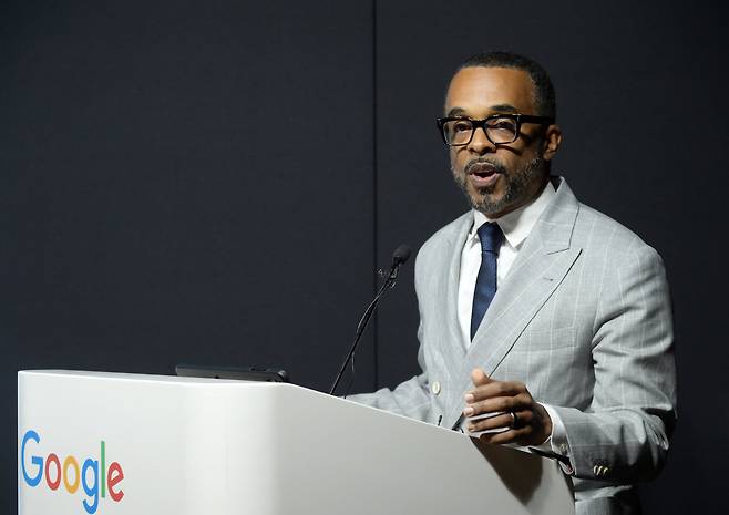 크리스 터너 구글 대외협력 정책 지식·정보 부문 부사장이 9일 서울 강남구 구글 스타트업 캠퍼스에서 열린 구글 지도 기자간담회에서 발표하고 있다./구글코리아 제공