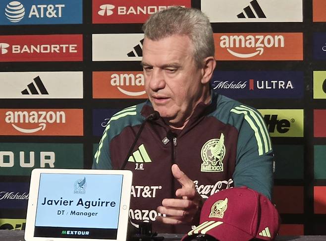 하비에르 아기레 멕시코 축구대표팀 감독이 9일 미국 테네시주 내슈빌의 지오디스파크에서 열린 한국과의 친선경기 공식 기자회견에서 취재진 질문에 답하고 있다. [연합뉴스]