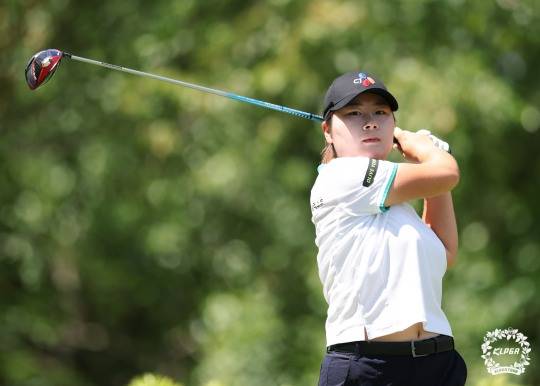 티샷하는 홍정민. 사진[연합뉴스]